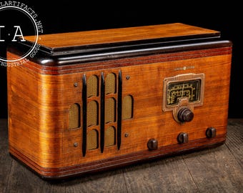 Vintage Model E-53X Radio by Canadian General Electric