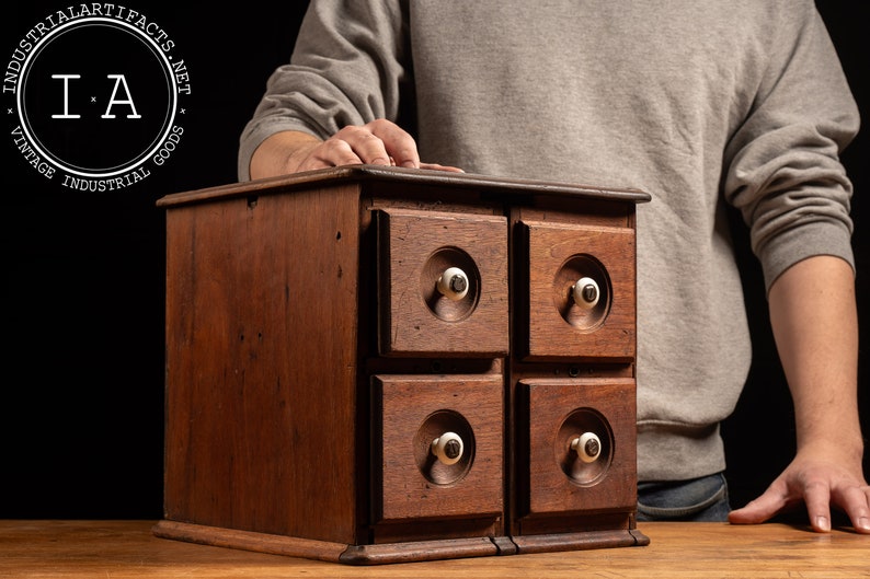 Vintage Singer Spool Cabinet afbeelding 1
