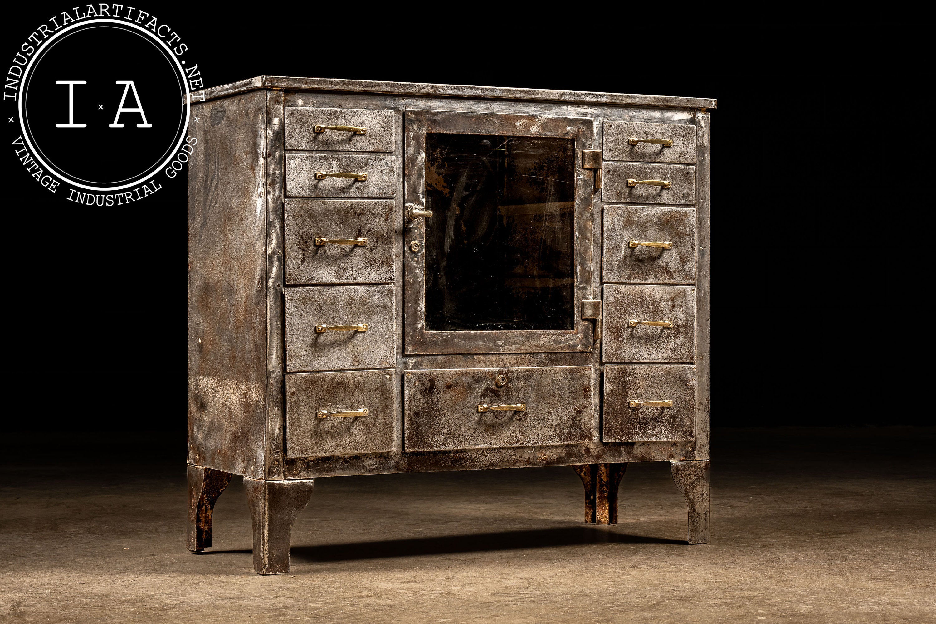 金属製キャビネット　Industrial Doctors Cabinet 金属製キャビネット Industrial Doctors Cabinet