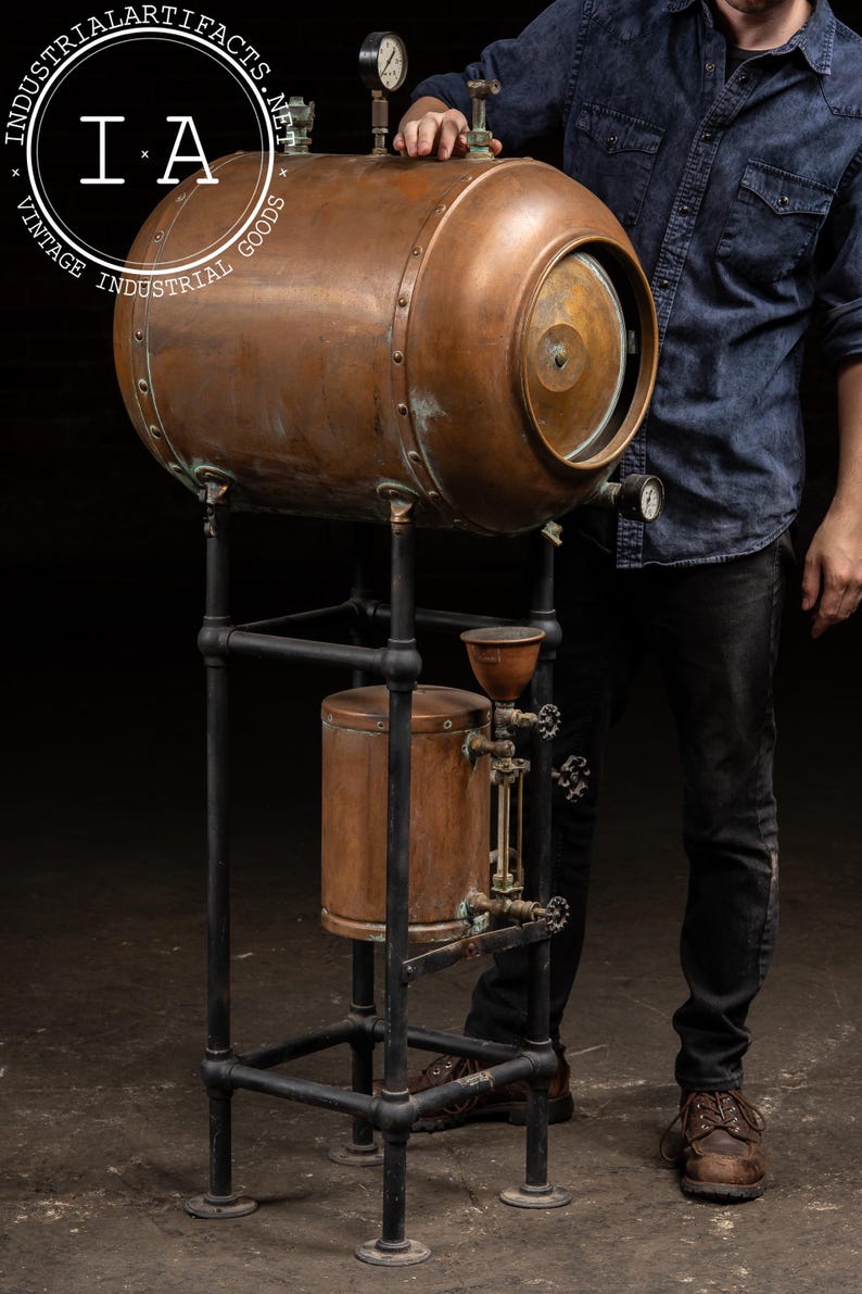 Antique Industrial Copper Pressure Vessel Apparatus immagine 2