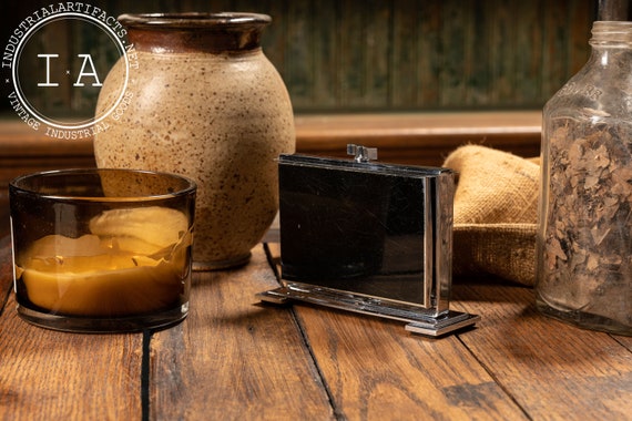 c. 1955 English Deco Tabletop Cigarette Dispenser - image 5