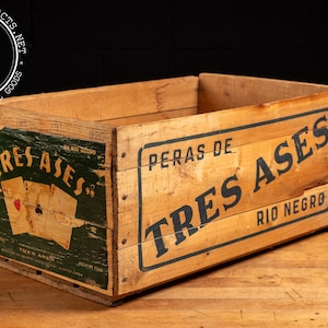 Vintage Tres Ases Pears Product Crate