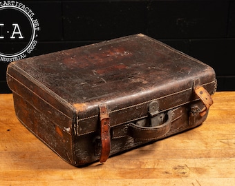Early 20th Century English Leather Suitcase in Brown