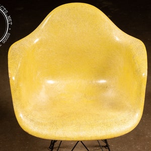 Mid-Century Eames-Herman Miller DAR Fiberglass Chair image 4