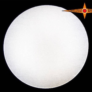 Peut inclure: Un cercle rond en feutre blanc.