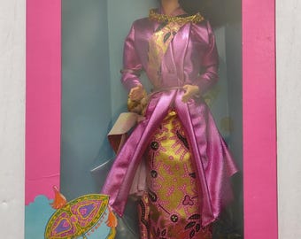 NIP Malaysian Barbie Doll 7329 Dolls of the World Mattel Special