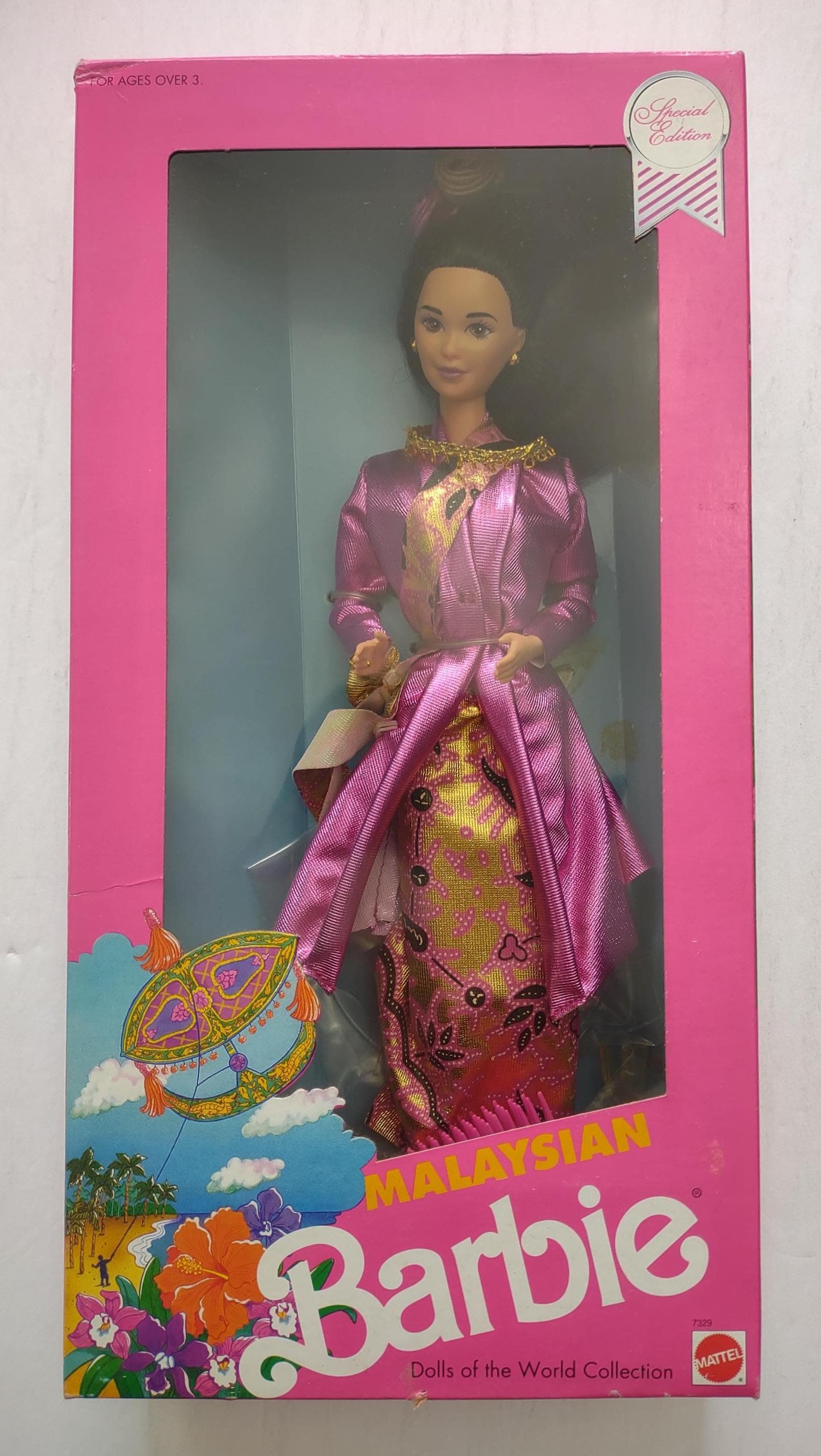Barbie Dolls of the World – America | Una vitrina llena de tesoros