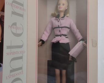 NIP Avon Representative Barbie doll Special Edition 22202 Sealed Mattel 1998