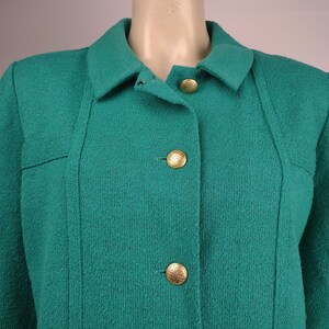 Chaqueta tipo blazer Castleberry verde texturizada con botones en la parte delantera, talla 14 para mujer. imagen 2