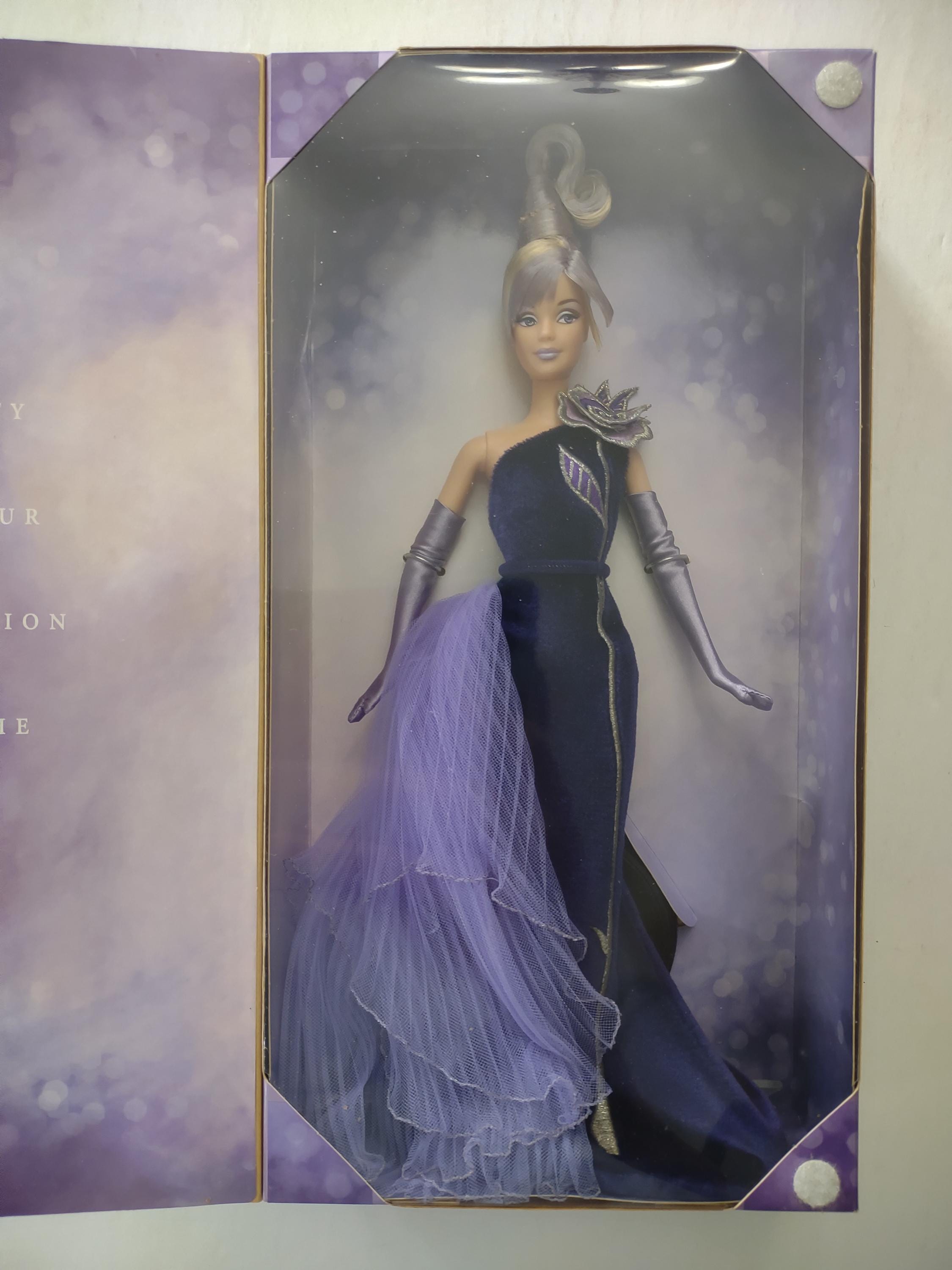 昭和レトロ2001.ホリデーセレブレーション バービー人形) BANDAI (バンダイ) バービー人形 ホリデーセレブレーション 2001