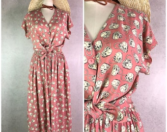 california krush 2 piece coral teapot novelty print short sleeve blouse and midi skirt with pockets . size s/m . 90s vintage
