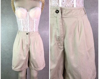 the territory ahead khaki beige pure cotton high rise pleated front chino shorts with pockets . size medium . 90s vintage