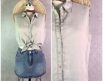 carry back pure natural linen beige sleeveless button down collared blouse with micro embroidery detail . size small . 90s vintage
