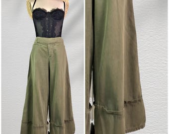 sitwell pure cotton olive drab green midrise super-wide leg cuffed cropped gaucho chino pants . 31" waist . y2k vintage