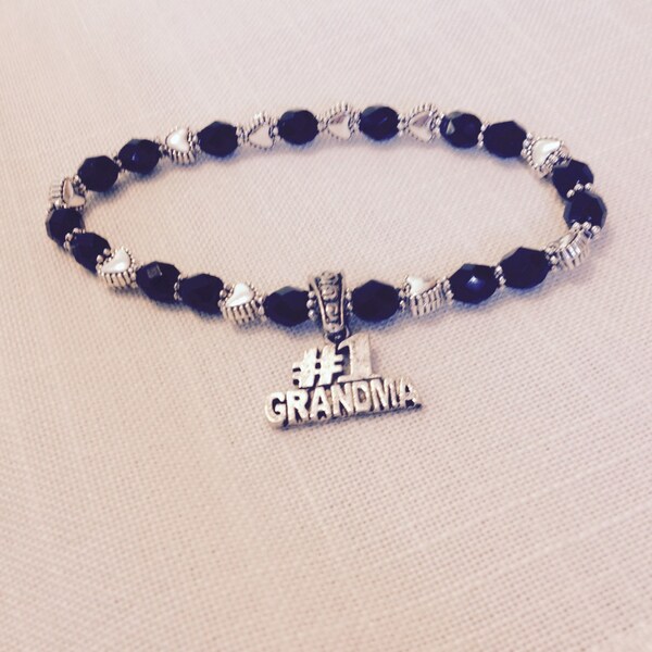 Grandma Charm Bracelet, Custom Black and Silver Beaded Bracelet, New Grandmother Gift, Grandma Birthday, Baby Announcement, Pregnancy Reveal