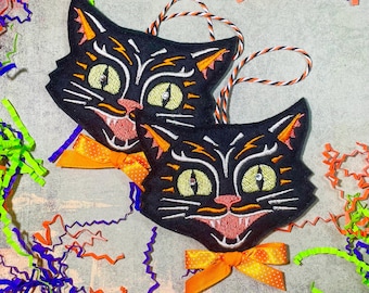 Embroidered Scaredy Cat Felt Ornament, Vintage Style Halloween Decoration