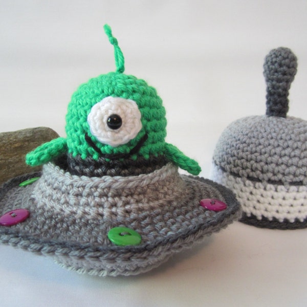 Crochet Alien Toy, Crochet Flying Saucer, Spaceship Toy with Alien, Amigurumi Toy by CROriginals