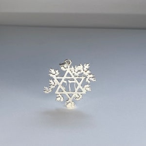 Artemisia star necklace image 1