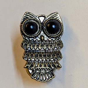 Pin de búho de cobre