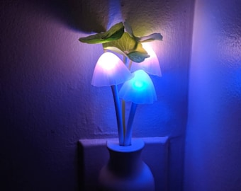 Color Changing Mushroom Night Light (style 3)
