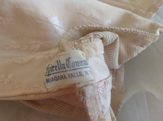 Wonderful 1940's pink boudoir bra corset - image 4
