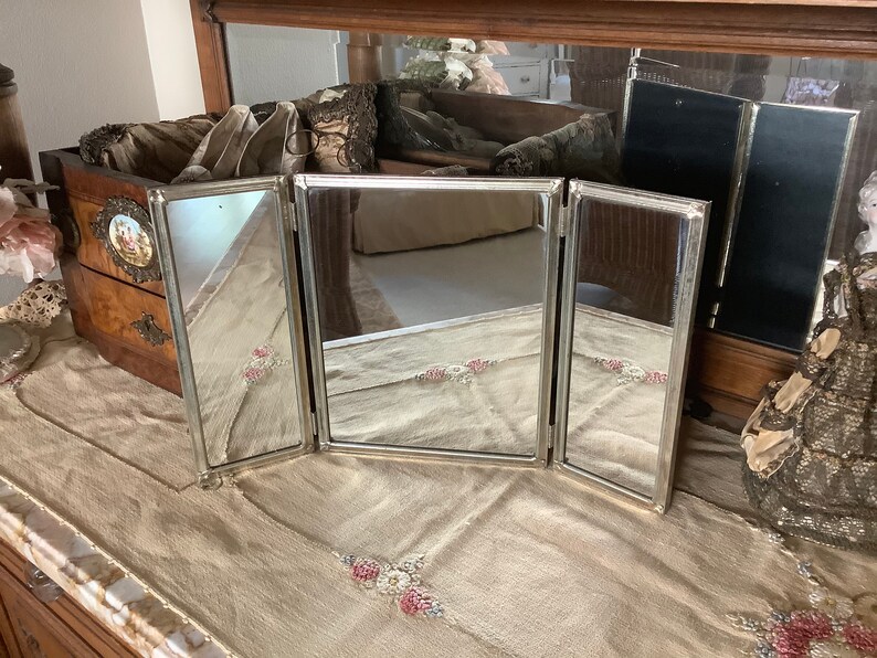 Beautiful Vintage Trifold Silver Plated Dresser Mirror Etsy