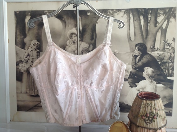 Wonderful 1940's pink boudoir bra corset - image 7