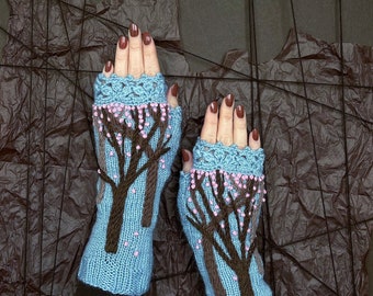 Gants bleu clair avec arbres, arbre Sakura, gants sans doigts, mitaines bleues, gants tricotés, gants et mitaines, chauffe-bras brodés, taille M