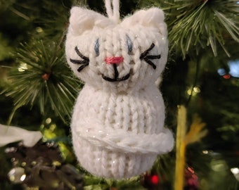 White Snow Cat Ornament, Handmade Knit, Hanging Decoration, Christmas Tree Trim, Rustic Decor, All Year Decoration