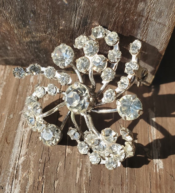 1940's Austrian Crystal Brooch - image 1