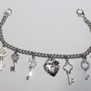 Key Bracelet, Stainless Steel Charm Bracelet, Skeleton Key Bracelet, Key Collectors Bracelet, Realtor Bracelet, Locksmith Bracelet