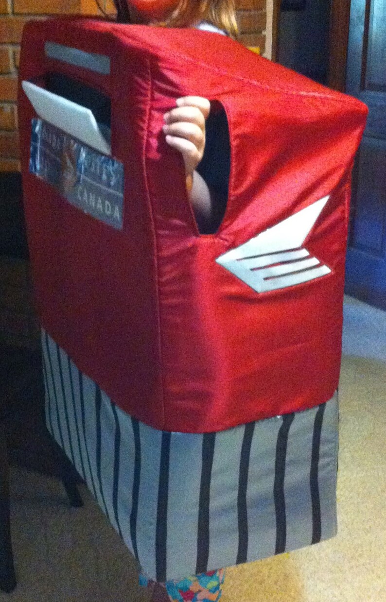 MAILBOX Canadian Costume