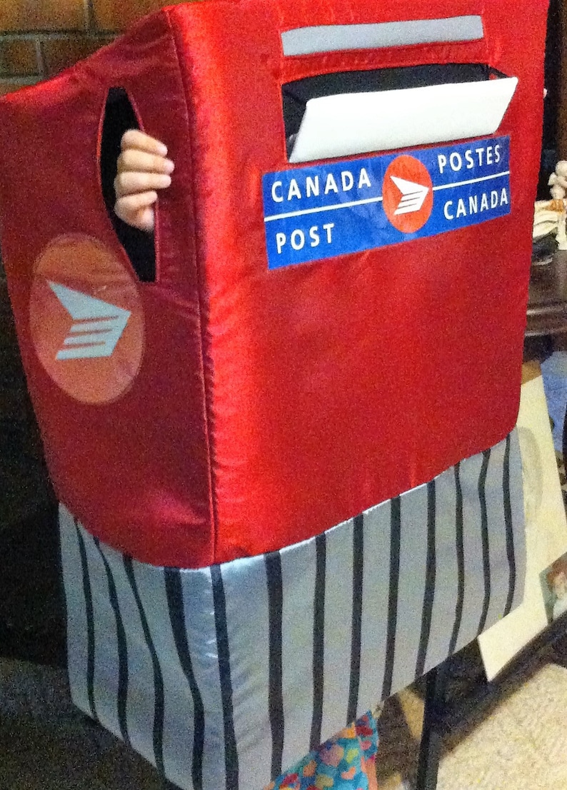 MAILBOX Canadian Costume