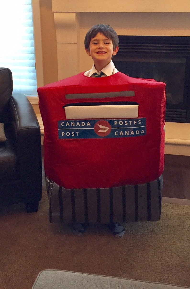 MAILBOX Canadian Costume