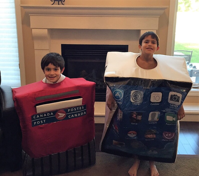 MAILBOX Canadian Costume