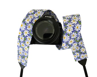 Purple and White Daisies Camera Strap / DSLR Camera Strap for Nikon, Canon, Sony and more / Fabric Camera Strap