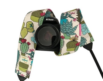 Cactus Camera Strap / Desert Floral Strap / DSLR Camera Strap for Nikon, Canon, Sony and more / Fabric Camera Strap