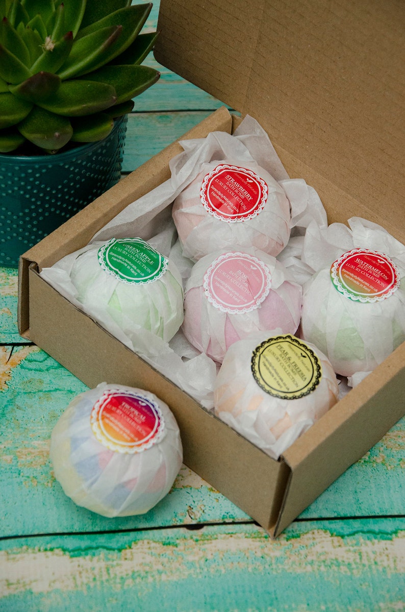 5 Randomly Chosen Bath Bombs Collection in a Gift Box, Vegan image 7