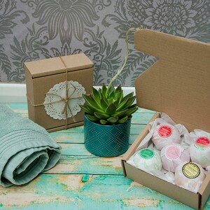 5 Randomly Chosen Bath Bombs Collection in a Gift Box, Vegan image 2