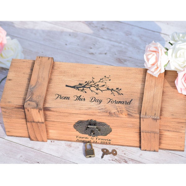 Secured Wine Box - Wine Capsule - Wedding Capsule - Rustic Wedding - Shabby Chic Wedding - Lockable Wine Box - Personalized Wine Box