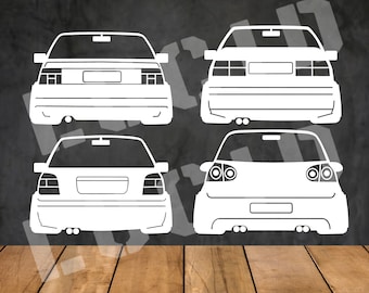 Può includere: Quattro sagome bianche di modelli di auto viste da dietro. Le auto sono rivolte verso lo spettatore e sono su uno sfondo grigio scuro.