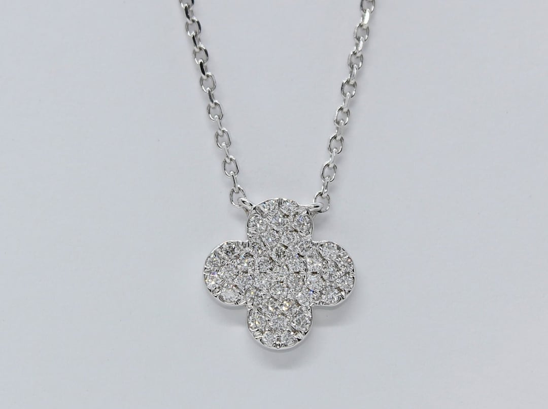 Diamond Clover Pendant - Etsy