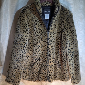 Women&#39;s Faux Fur Leopard Jacket, size 10, by Braetan, Apres Ski, Zip Pockets, Excellent Vintage Condition