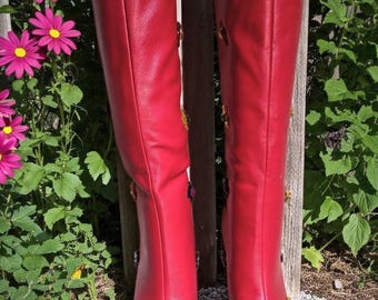New Women's Boots red Leather 8 M. Designed and Crafted by "The Peach" of Las Vegas. Multicolored Rhinestones in a floral pattern.