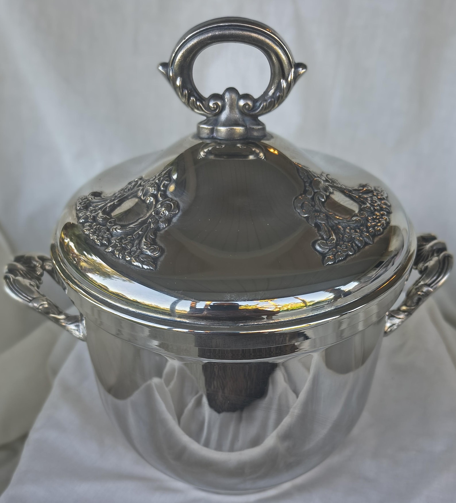 Ice Bucket Silverplate Repousse, Glass Liner, Insulated, Professionally Polished and Ready For Your Party, Vintage Onieda
