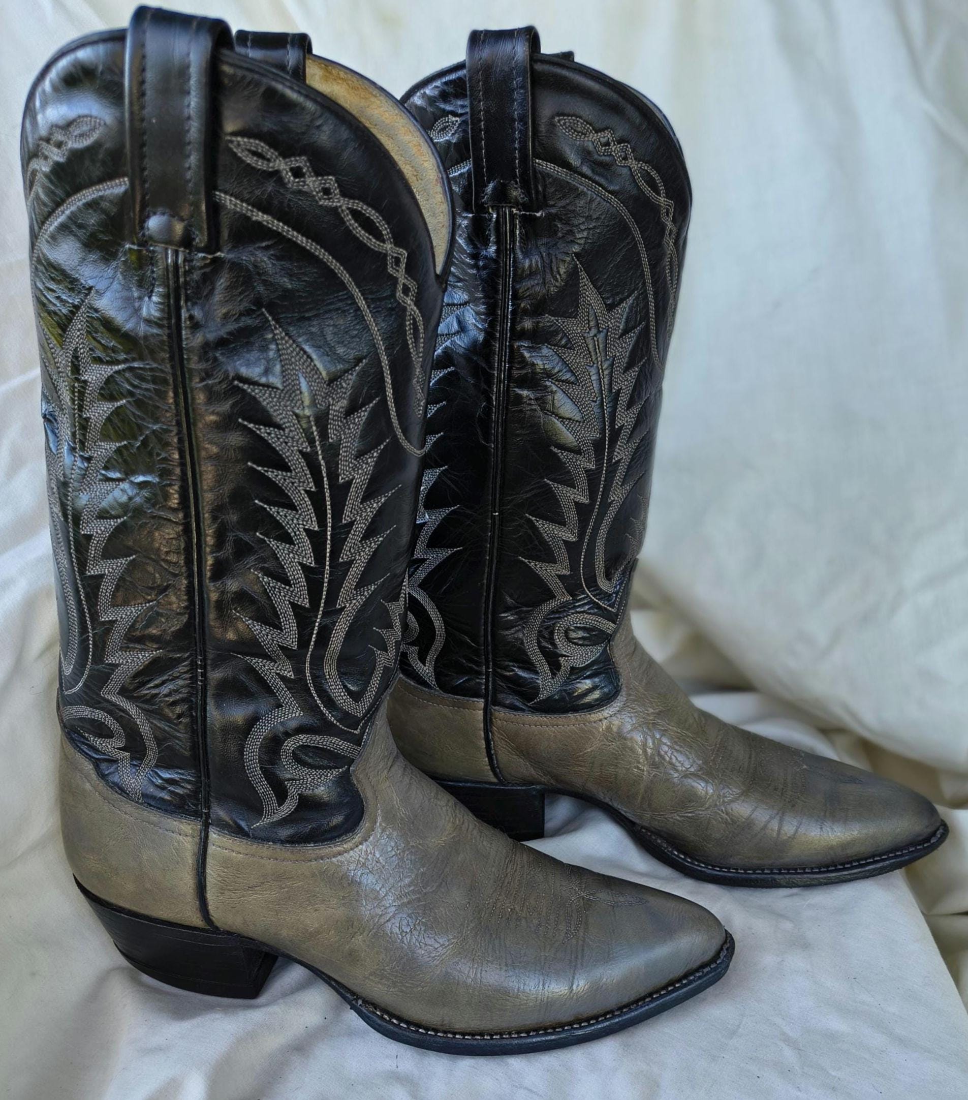 Tony Lama Bull Hide Leather Cowboy Boots 9.5D, Black and  display picture 1