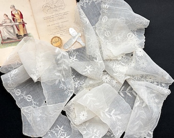 Bordado georgiano antiguo en muselina blanca.
