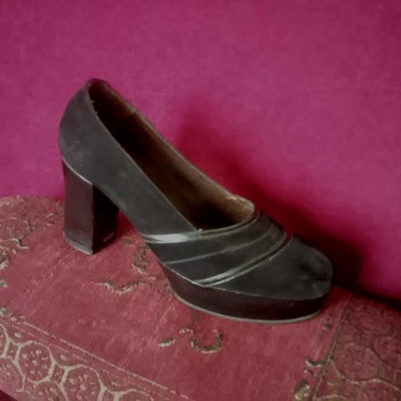 70s shoes 70s pumps petite shoes black suede shoes leather platform shoes seventies shoes girl shoes childrens shoes size EU35 US3 UK2