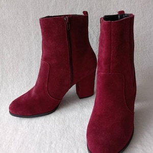Red suede 60s boots 70s boots Seventies boots ankle boots chunky high heel Boho boots hippie Rock chick festival boots Size EU41 UK7.5 US10
