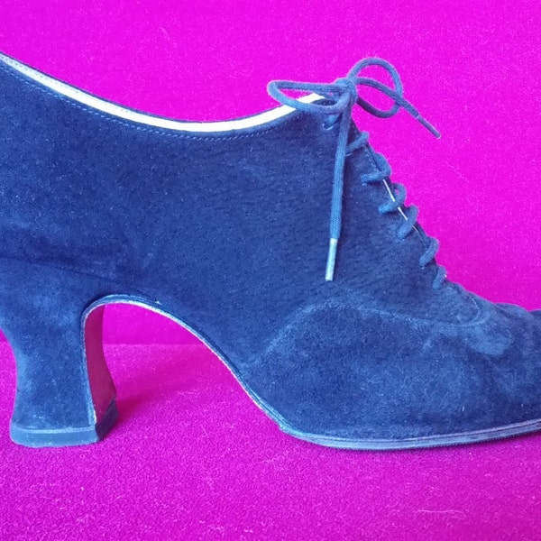 Black suede Johnny Moke London baroque shoes laced shoes Louis heel shoes Victorian shoes Edwardian shoes laces designer goth EU39 UK6 US8.5